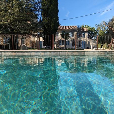 Mas De La Roule, 4 Studios, Piscine Chauffee, Studio Spa, Parc 2 Ha, Pont D'Avignon A Pied Buitenkant foto